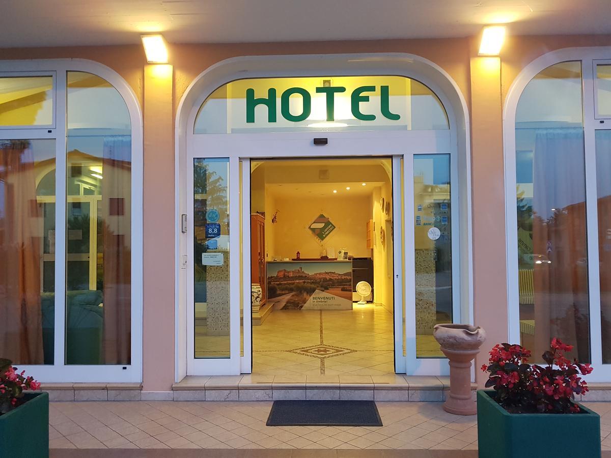 Hotel Il Cammino Di Francesco バスティーア・ウンブラ エクステリア 写真