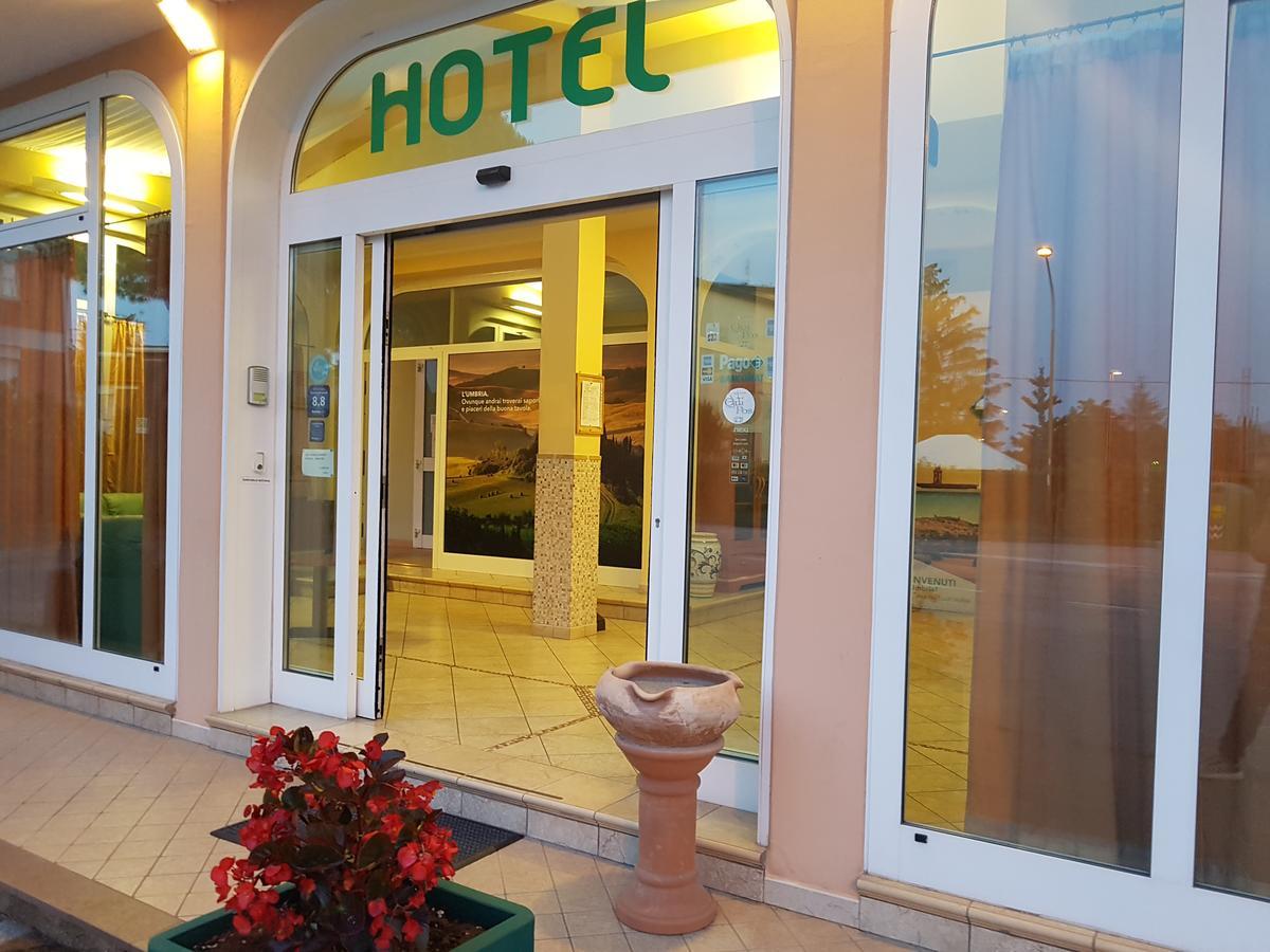 Hotel Il Cammino Di Francesco バスティーア・ウンブラ エクステリア 写真